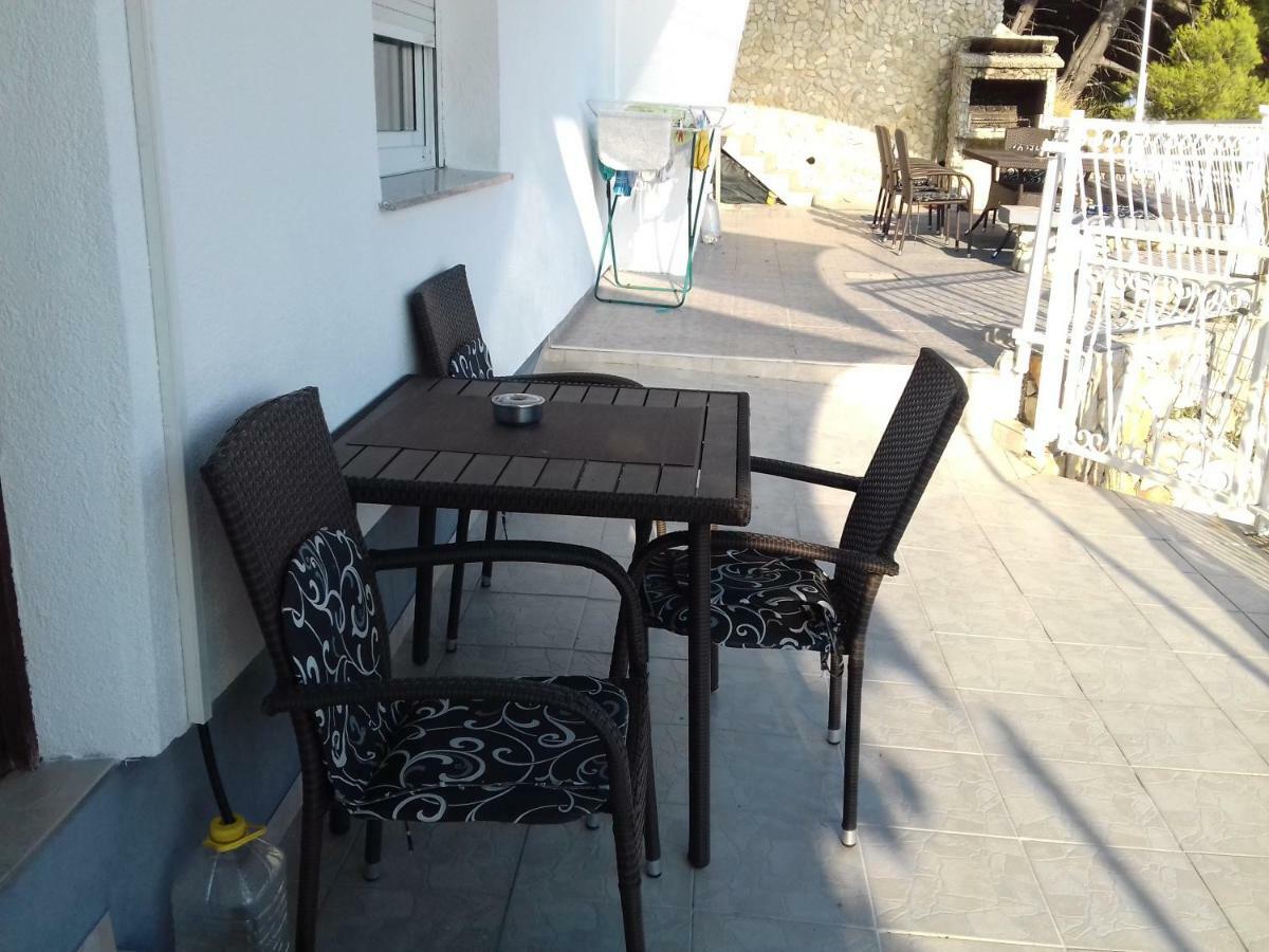 Apartmani Lastro Есенице Экстерьер фото